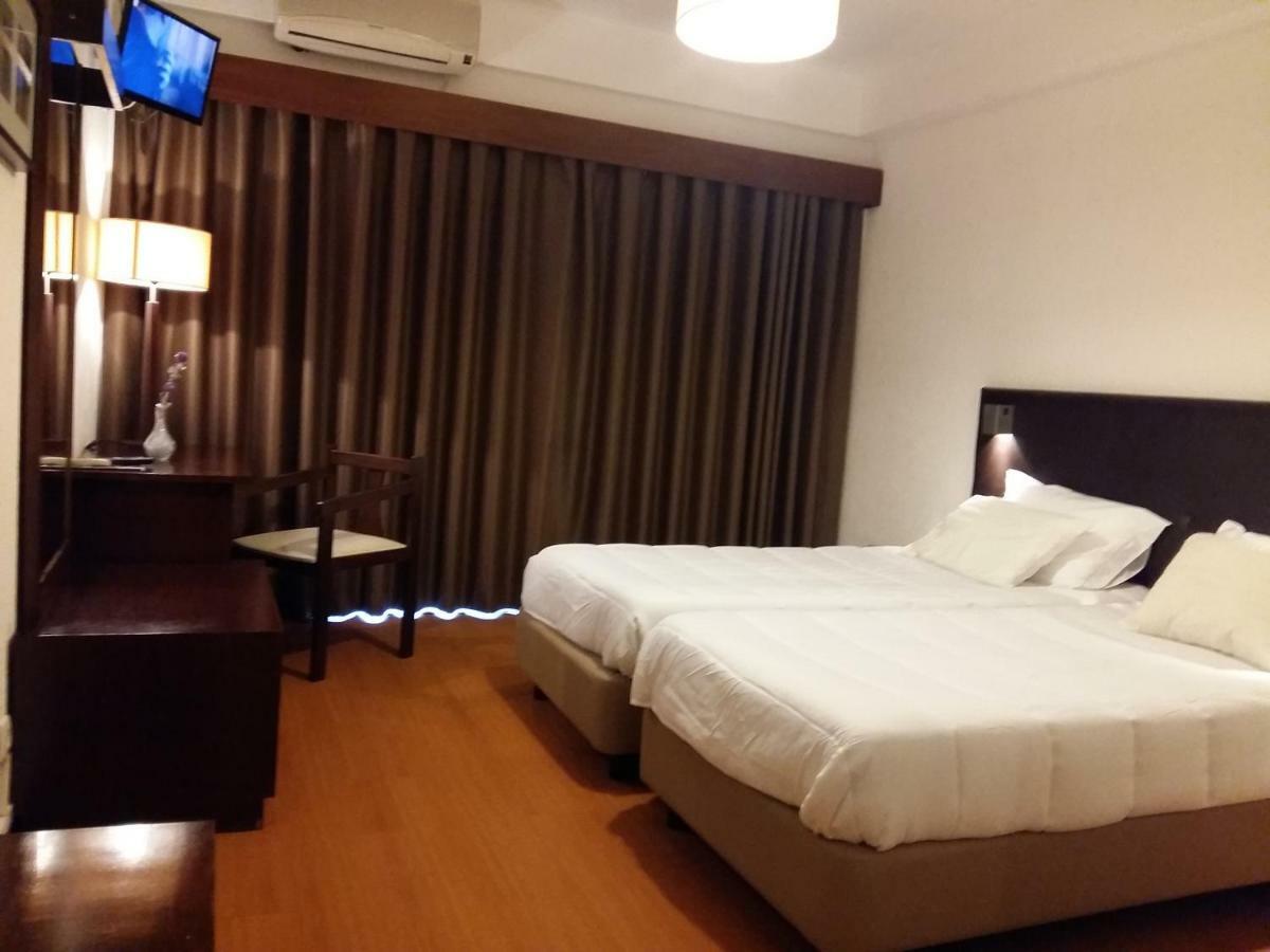 Single Room Lake View,815376050:JPEG